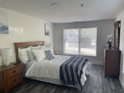 Floor plan for 2 beds, 1 bath, 1050 sqft